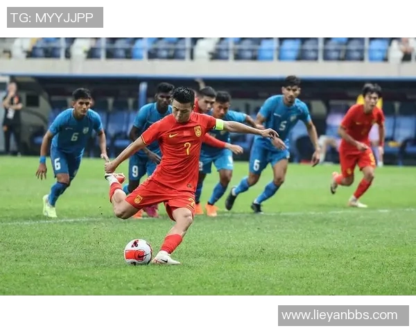 中国国家足球队迎战乌兹别克斯坦力争在主场取得胜利展现实力