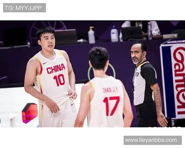 印度尼西亚男篮挑战中国队展现亚洲篮球新风采与激烈对抗