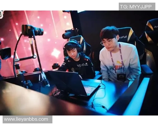 上海篮球队的拼搏之路：从低谷到巅峰的奋斗历程与荣耀回顾